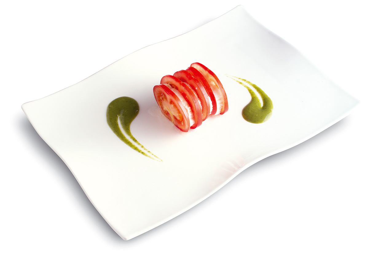 Tomato and Mozzarella salad with Andalusian sprinkle of basil coulisu